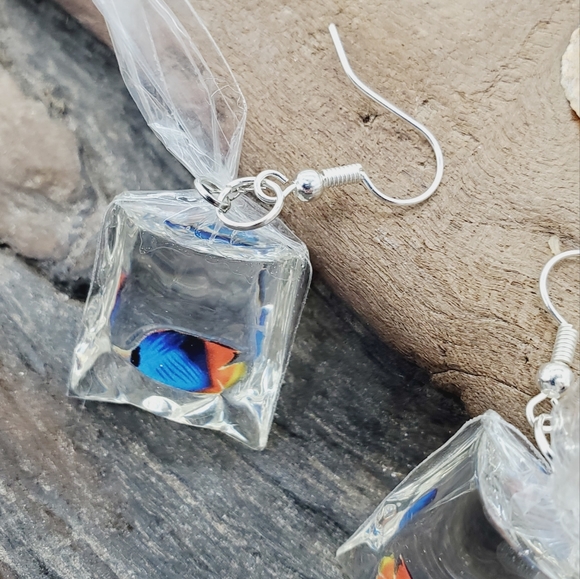 Nwt fish in bag! Blue reef fish earrings silver hooks handmade - Picture 3 of 4